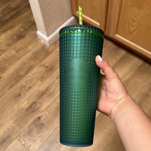 Starbucks Grid Cup